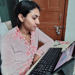 Naina, social media marketer of Blogrator Web Service